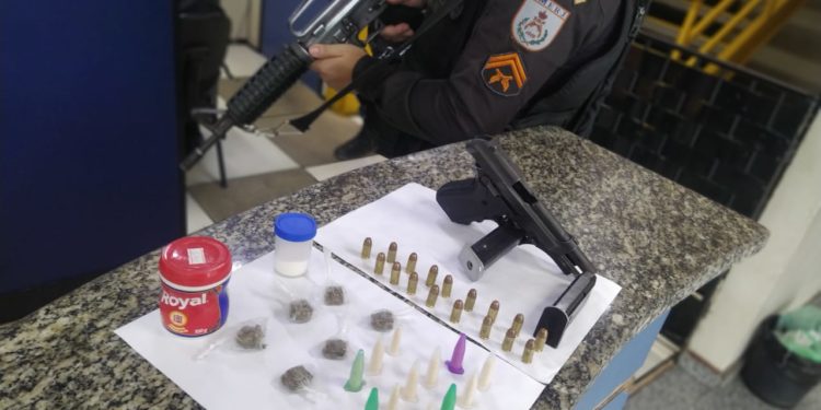 Traficantes do TC são presos em Rialto com armas e drogas