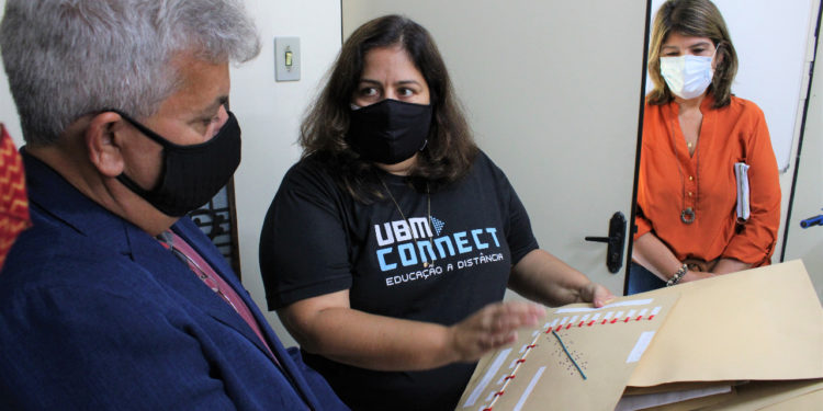 Marcelo Cabeleireiro visita Núcleo de Acessibilidade do UBM