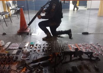 Bandidos do CV de Penedo tinham  fuzil AK-47 avaliado em R$ 60 mil