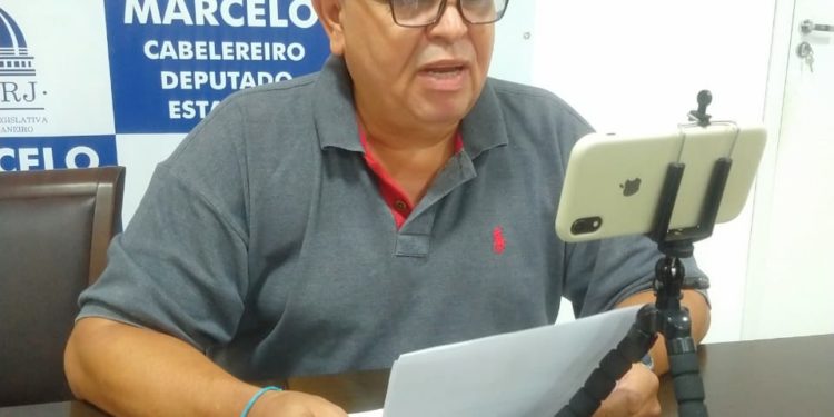 Marcelo Cabeleireiro se posiciona contra proposta de “Feriadão”
