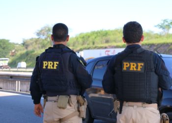 PRF prende dois homens e apreende duas armas de fogo em Piraí (RJ)