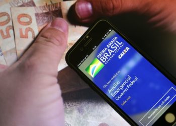 Operação da PF combate fraudes ao auxílio emergencial em oito estados