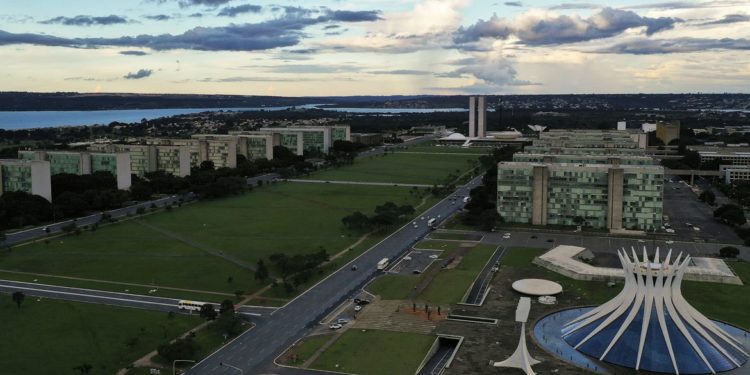 Decretos da reforma ministerial são publicados no Diário Oficial