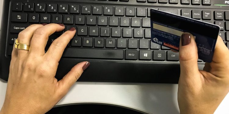 Contribuinte poderá pagar taxas federais com cartão de crédito