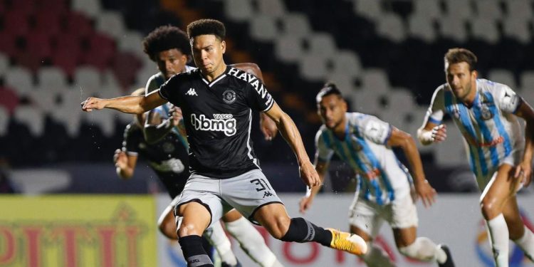 Jogando em São Januário, Vasco vence primeira no Carioca