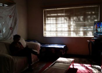 Estudo mostra queda na renda dos idosos durante pandemia