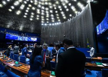 Senado aprova em primeiro turno PEC Emergencial com auxílio limitado a R$ 44 bi