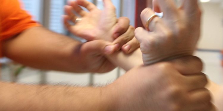 Projeto aumenta penas para crime de violência doméstica
