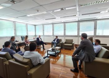 Presidente da Alerj ouve prefeitos sobre a antecipação de feriados
