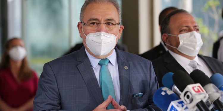 Queiroga defende distanciamento social para reduzir morte por covid-19