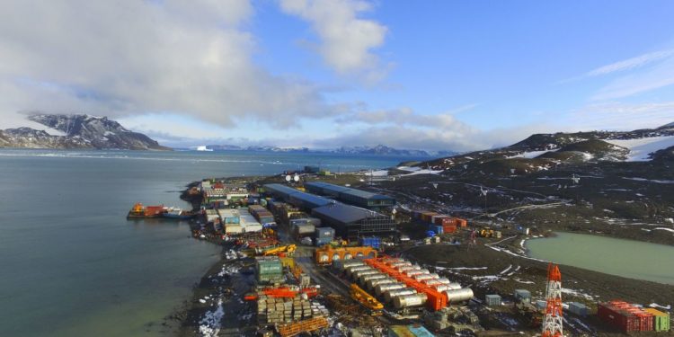 Programa de vacinação do Chile chega ao continente gelado da Antártida