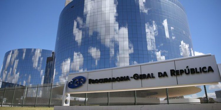 PGR recorre de decisão de Fachin que anulou condenações de Lula