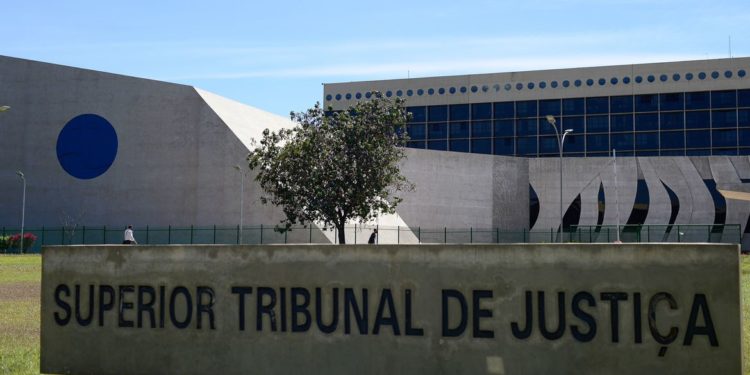 STJ autoriza mulher arrependida a retomar nome de solteira