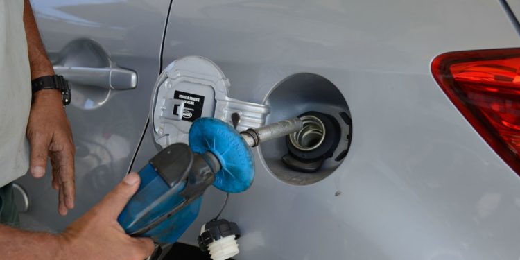 Preços de gasolina e diesel sobem hoje nas refinarias
