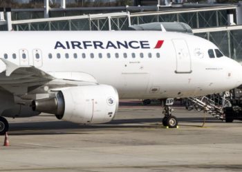 França suspende voos provenientes e com destino ao Brasil