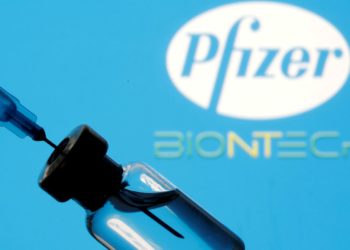 Primeiro lote de vacinas da Pfizer chega amanhã ao Brasil