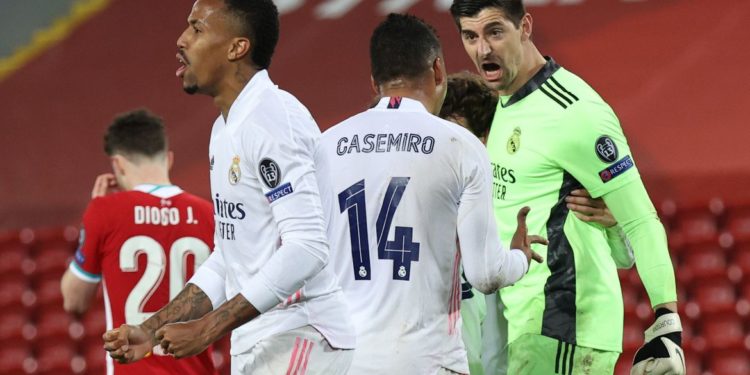 Liga dos Campeões: Real Madrid segura Liverpool e alcança semifinais
