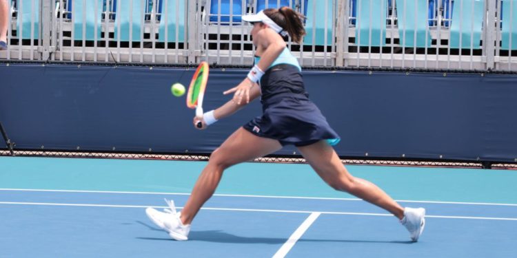 Luisa Stefani alcança melhor ranking de uma tenista brasileira na WTA