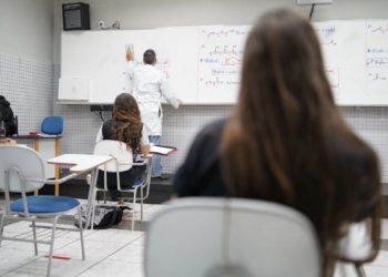 Mais de 5 milhões de crianças e adolescentes ficaram sem aulas em 2020