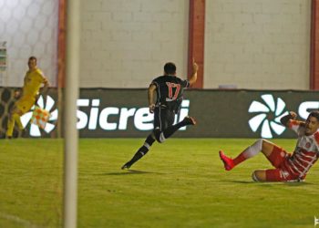 Vasco supera Tombense e avança na Copa do Brasil
