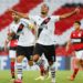 Vasco bate o Flamengo e segue vivo no Carioca