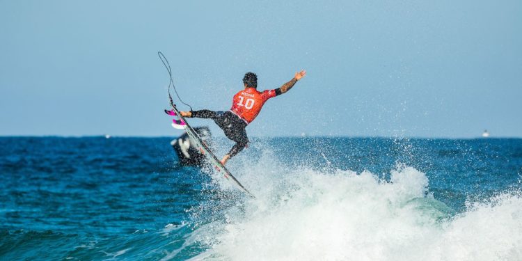 Surfe: Medina avança na Austrália e chega ao topo do ranking
