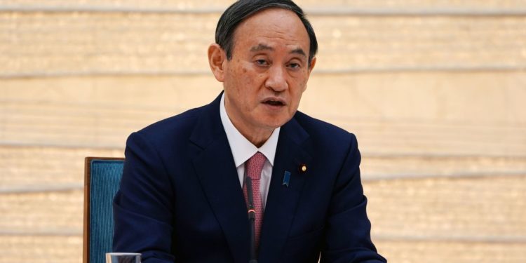 Japão submete Tóquio a estado de “quase emergência” de covid-19