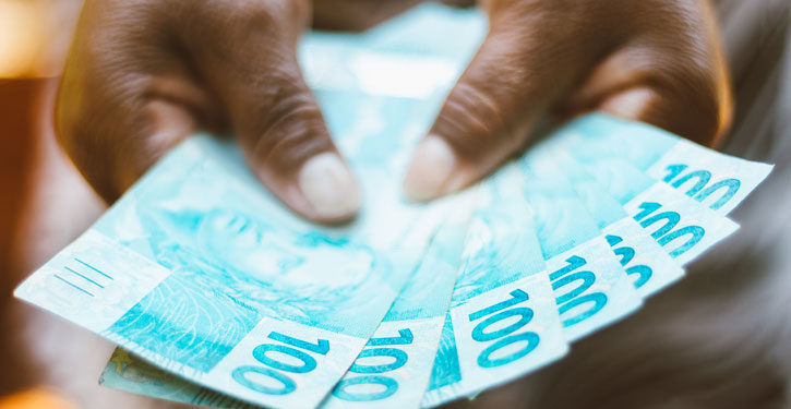 Estado antecipa pagamento de R$ 1,8 bi dos salários de abril para sexta-feira, dia 7