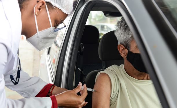 Portadores de deficiência permanente de 45 a 59 anos recebem dose da Astrazeneca em Barra Mansa