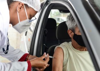 Barra Mansa aplica neste sábado, dia 15, segunda dose da Coronavac em homens e mulheres de 65 anos﻿