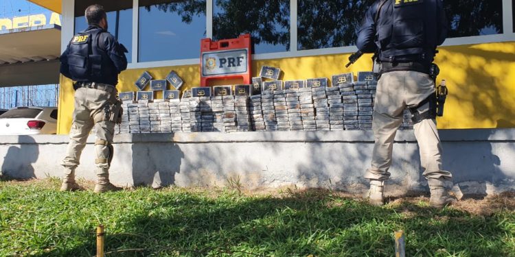 PRF realiza a maior apreensão de cocaína do Estado do Rio