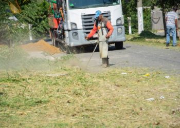 Bairro Colinas em Porto Real recebe mutirão de limpeza