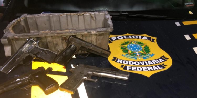 Balanço da PRF revela o dobro de apreensões de armas nas rodovias federais do Rio