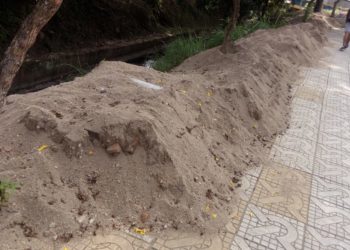 Presos suspeitos de extrair areia em córrego próximo ao Zoo