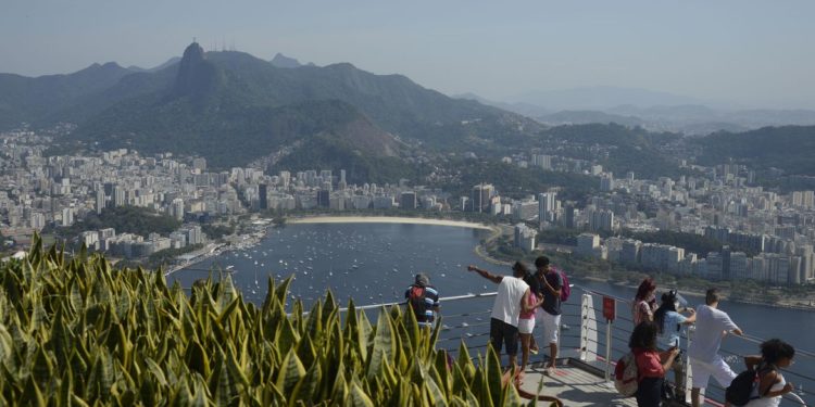 Covid-19: estado do Rio prorroga medidas de restrição até dia 18