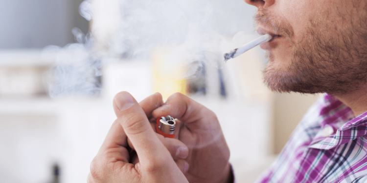 Consumo de cigarro aumenta na pandemia e preocupa especialistas