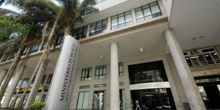 Ex-prefeito de Saquarema é alvo de operação do MPRJ