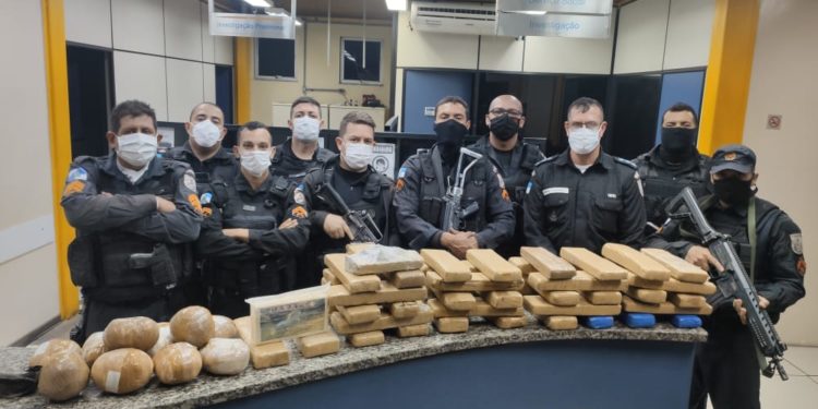 PM estoura paiol do tráfico próximo a Vila Delgado em Barra Mansa