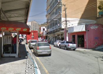PM evita furto ao flagar ladrões arrombando bar no Centro de Barra Mansa