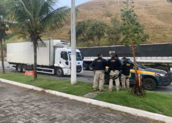 Carga de 1.117.250 de vacinas contra o Covid-19 cruza o Sul Fluminense