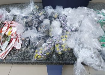PRF e GM apreendem mais de 4 mil trouxinhas de maconha