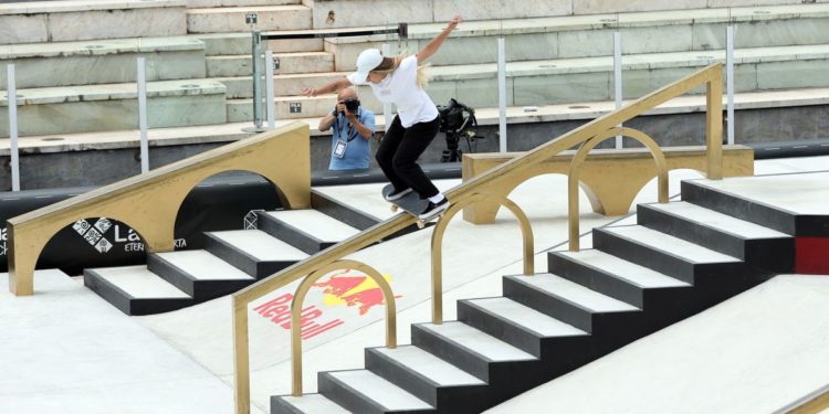 Skate: três brasileiras avançam à semifinal do Mundial de Street