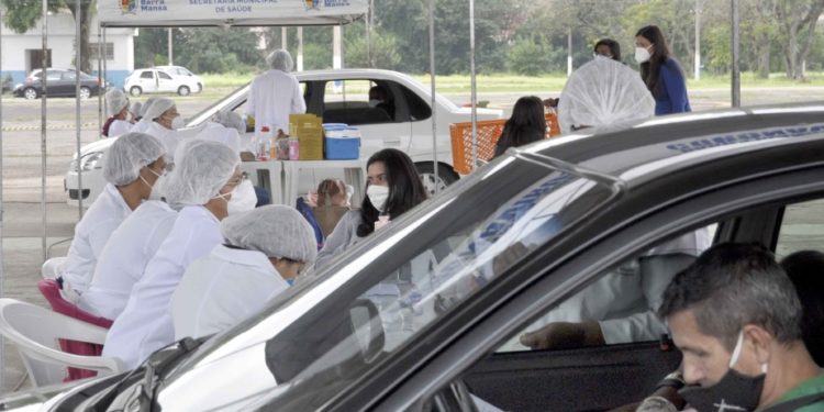 Barra Mansa aplica 1ª dose em pessoas com 49 anos nesta quinta-feira, dia 1