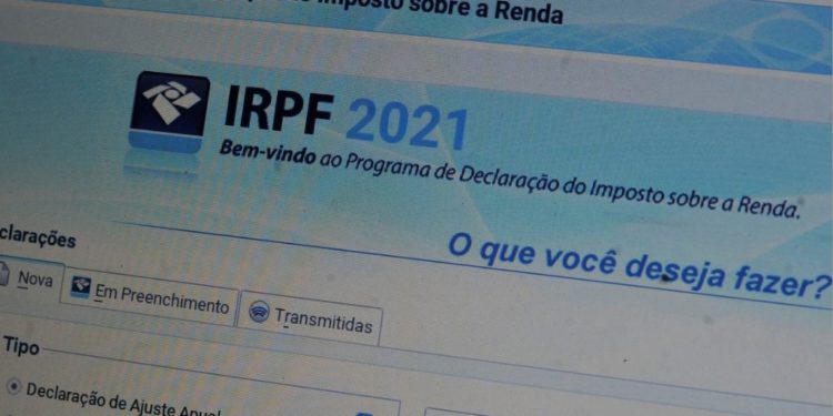 Guedes anuncia que faixa de isenção do IR passará para R$ 2,5 mil