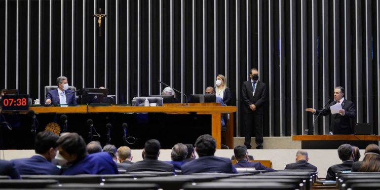 Barroso: voto impresso é “pior”, mas cumpriremos se Congresso aprovar