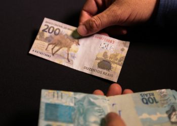 Brasileiros têm R$ 8 bilhões a receber de instituições financeiras