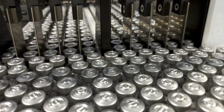 G7 deve doar 1 bilhão de doses de vacinas a países mais pobres