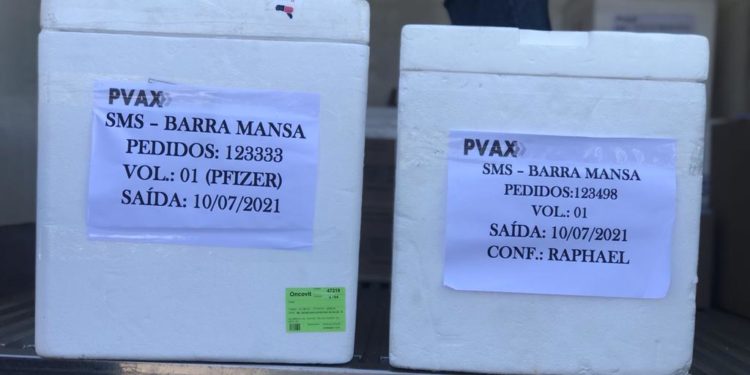 Barra Mansa recebe 2.940 doses de vacina contra Covid-19 neste sábado