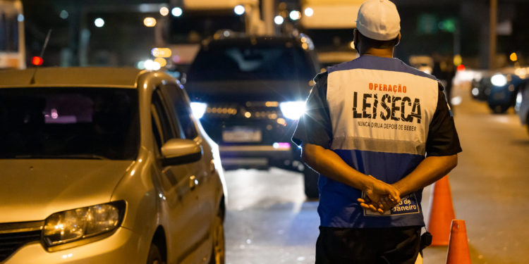 Metade dos motoristas abordados pela Lei Seca estavam embriagados neste fim de semana