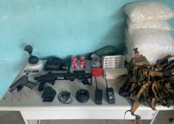 VR: gerente do tráfico é preso com equipamento que transforma pistola em submetralhadora